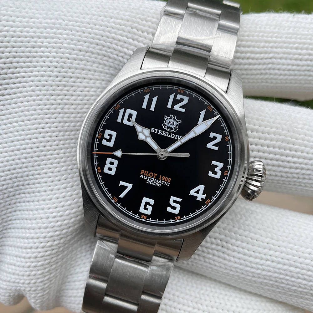 mechanical dive watch with metal strap